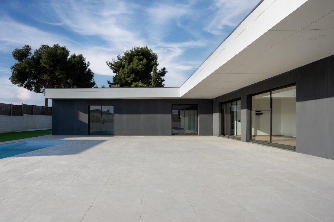 Natura Nero 133 by Casas Natura — image 1