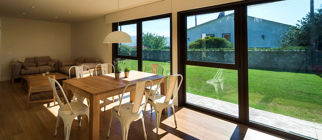 Home3 House by Home3 — image 1
