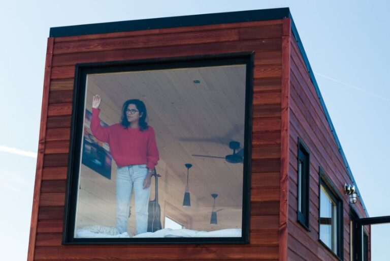 Serena Essential by Serena House — image 1
